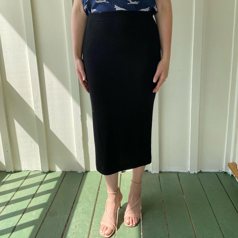 Slim Elastic Black Skirt